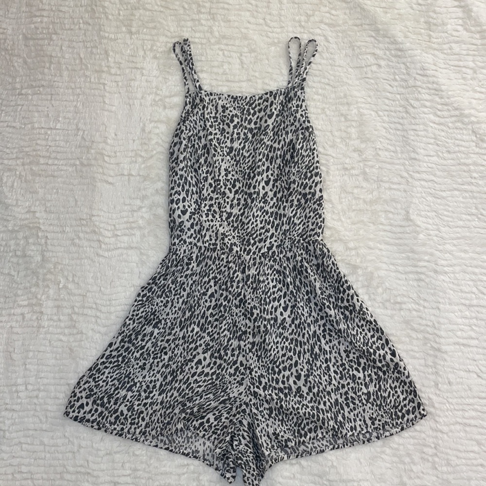 Grey/White Cheetah Hollister Romper - XS